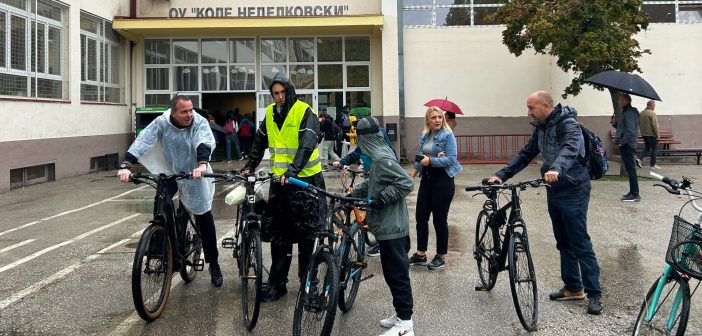 [Мегафон] Вело-бусот возеше за да потсети дека треба да се сменат навиките и велосипедската инфраструктура